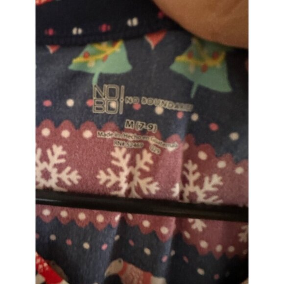 Christmas Print Design long sleeve top juniors size m 7-9 - Picture 2 of 4